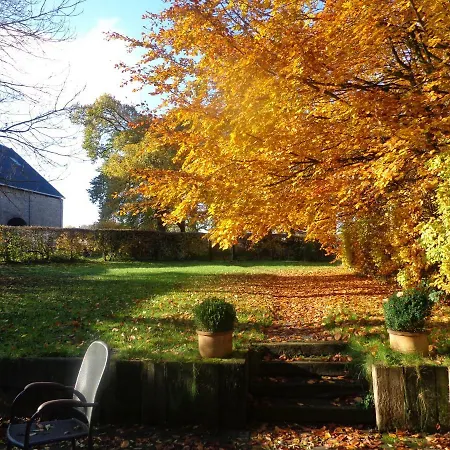 Farm stay Ferme Du Chateau De Tahier *